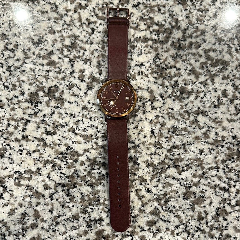 Fossil | Maroon Leather Strap Watch